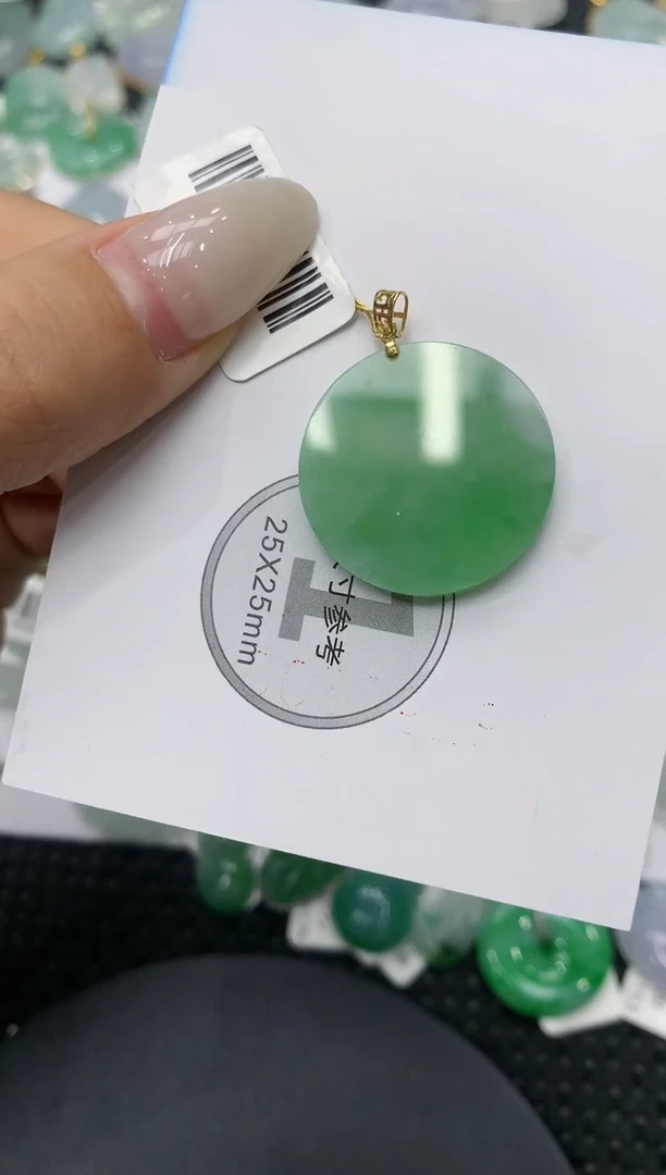 颈饰18K金镶嵌翡翠11111111111