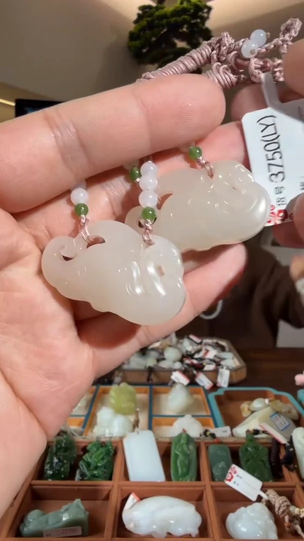 颈饰未镶嵌和田玉多样性发货，发其中一件LY