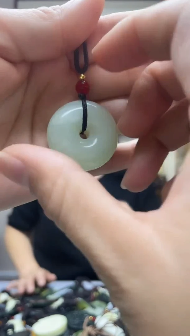 未镶嵌岫玉吊坠·