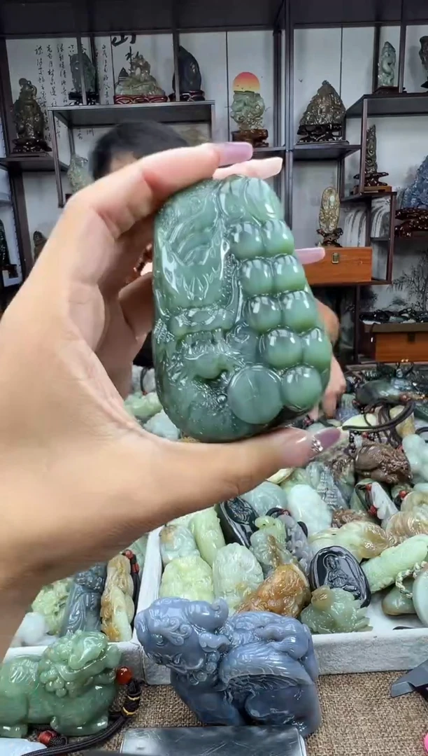 未镶嵌和田玉把件1