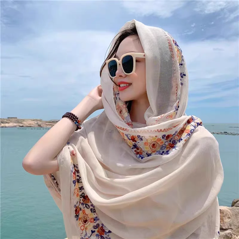 2025新款刺绣名族风夏季防晒旅游沙滩巾女士薄款纱巾丝巾 HY170