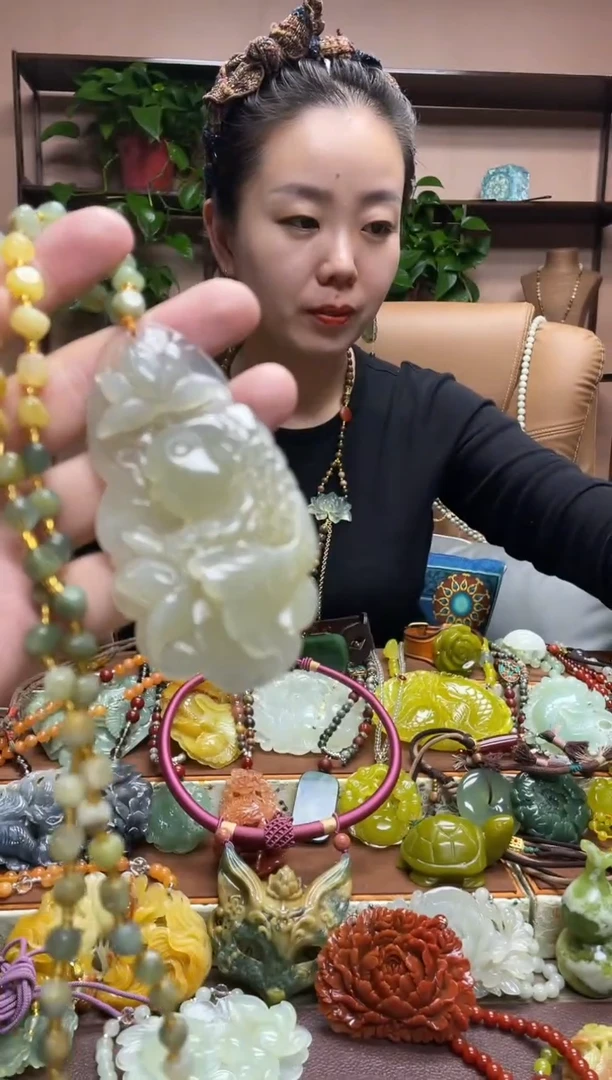 未镶嵌岫玉吊坠·
