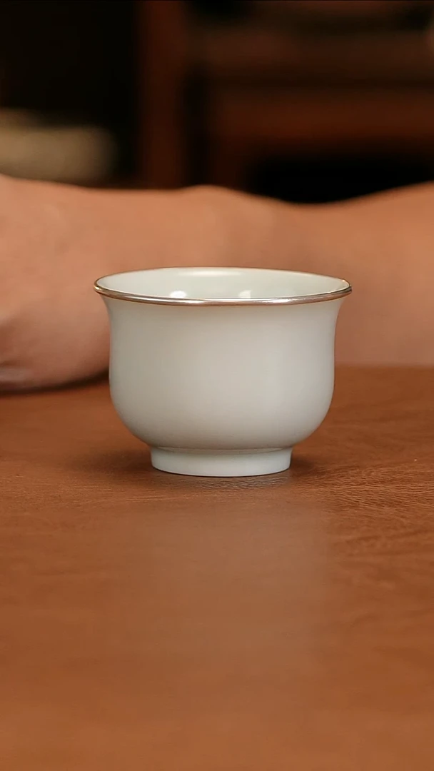 恒*强舜瓷天工一品甜白釉小杯