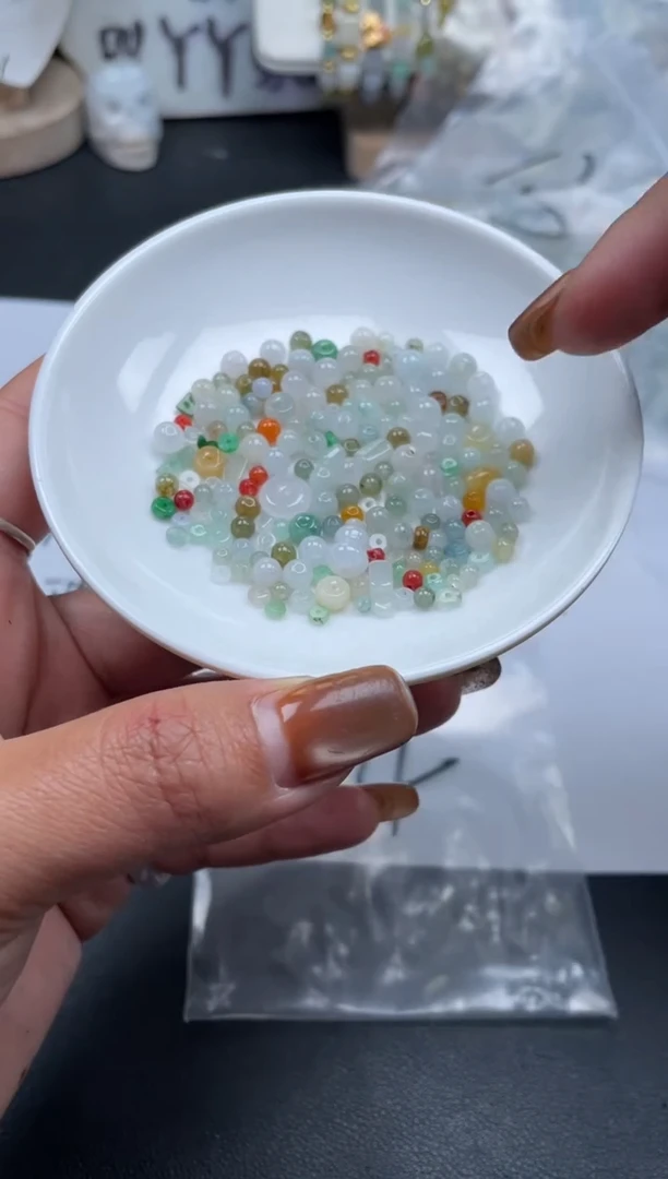 配石翡翠我****a翡翠福利瑕疵珠200颗14