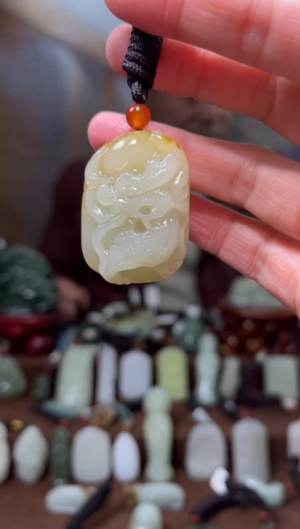 颈饰未镶嵌和田玉`