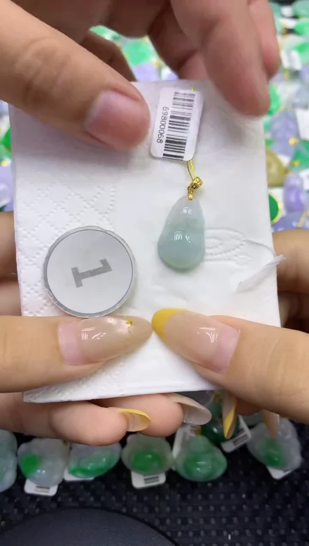 颈饰未镶嵌翡翠天然缅甸翡翠A货