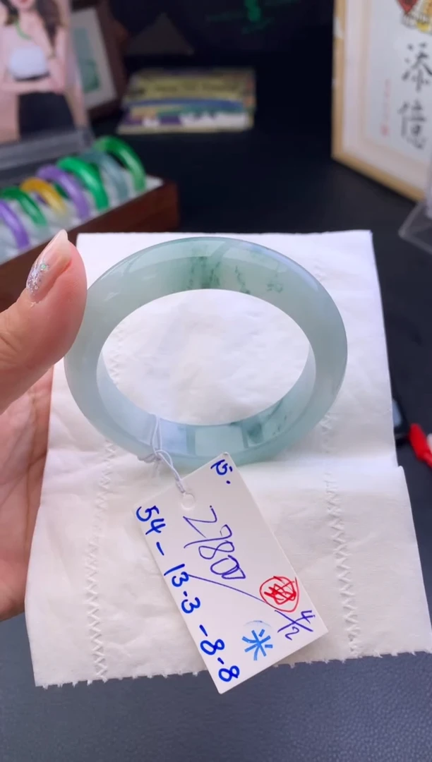 未镶嵌手镯翡翠假一赔三   手镯