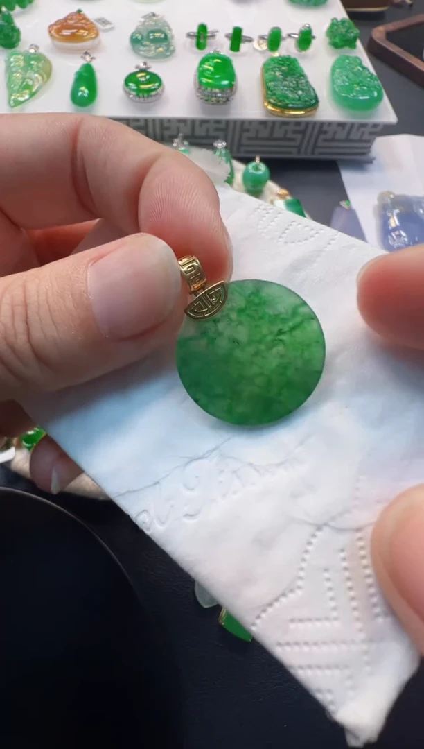 翡翠18K金镶嵌吊坠(不含链)580