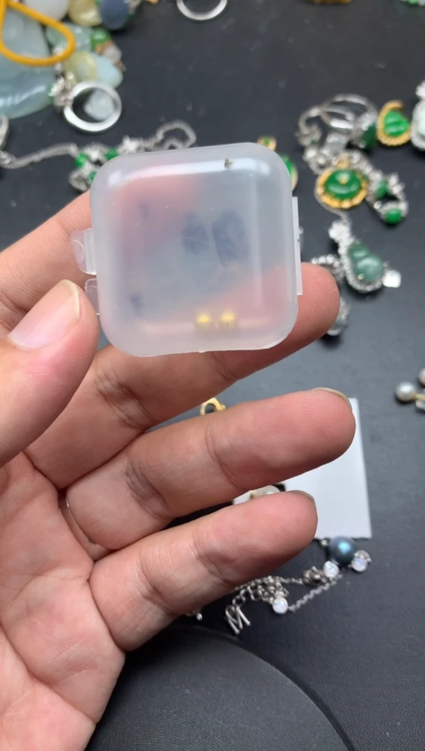 颈饰18K金镶嵌翡翠?**雪金珠4mmm