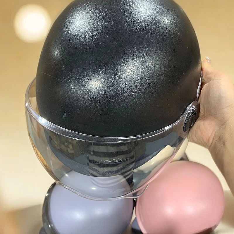 头盔男女四季通用 夏天透气户外骑行电动车头盔 颜色随机发y