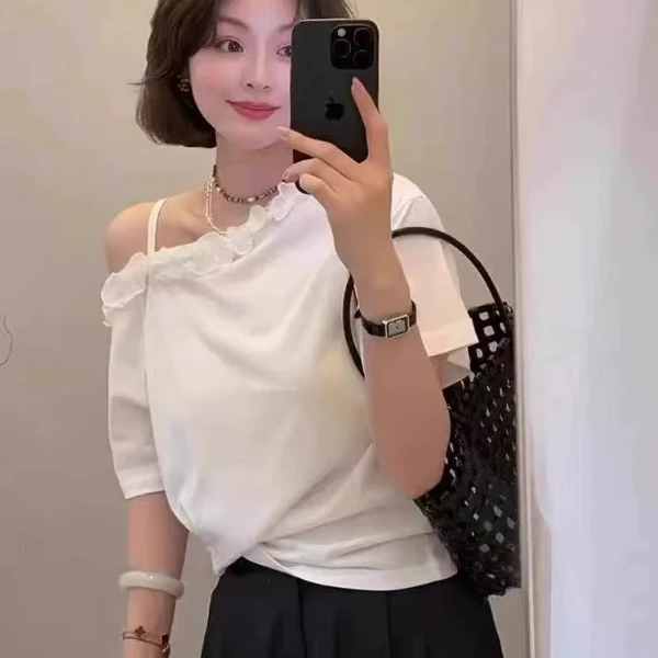 【梦雪严选】2025夏款温柔风斜肩木耳边吊带套头T恤衫