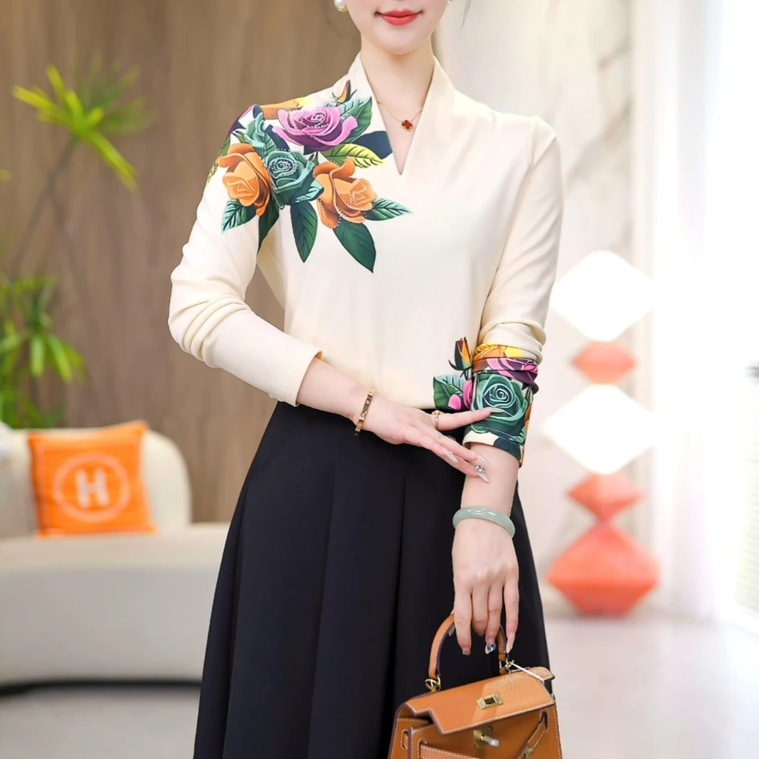 现货【梦境之花】新款高级感徳绒秋冬保暖洋气轻奢修身显瘦V领上衣