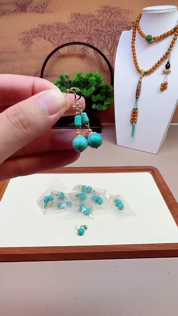 14K金镶嵌耳钉玛瑙/玉髓E45