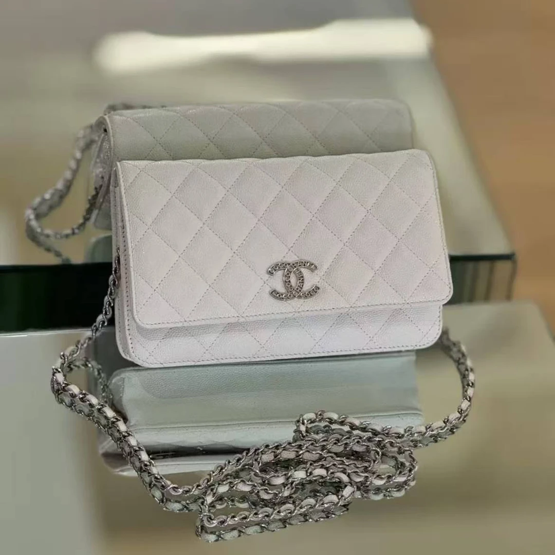 99新 Chanel/香奈儿 23A/白色满钻双C荔枝纹牛皮woc斜挎包 芯片