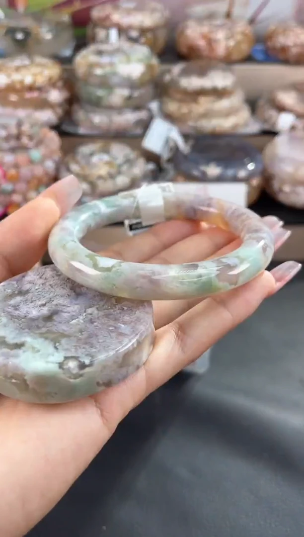 未镶嵌手镯石英质玉59