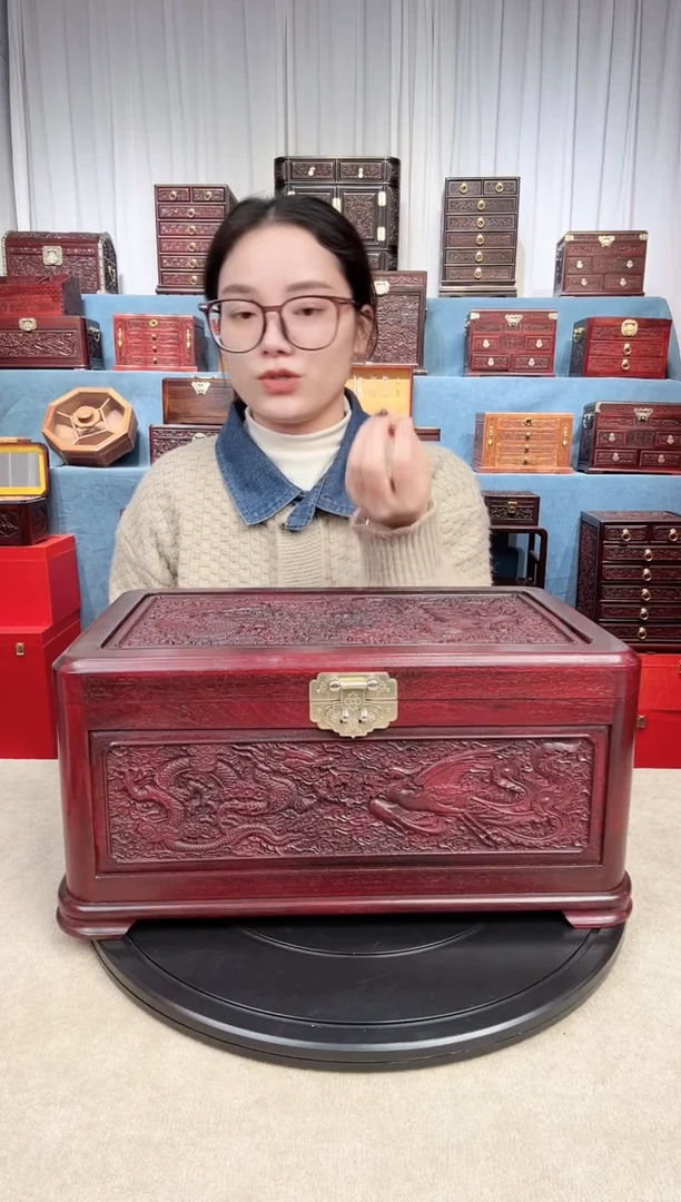 紫檀木类成套家具精雕龙盒彩礼箱