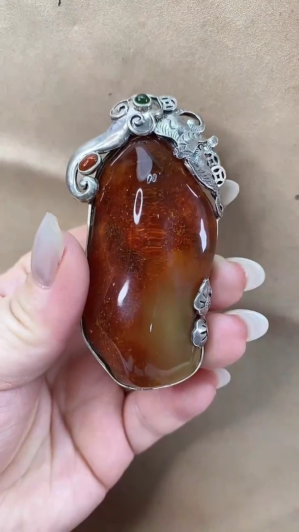 琥珀颈饰未镶嵌吊坠