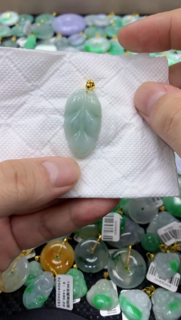 颈饰未镶嵌翡翠天然缅甸翡翠A货