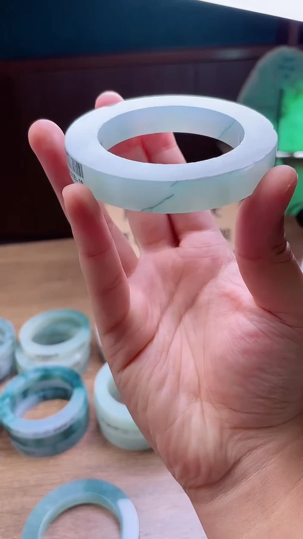 定制翡翠手镯未镶嵌l***a定制