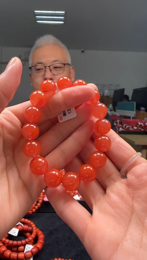【闪购商品】南红玛瑙13mm保山手串圆珠未镶嵌多样性发一件