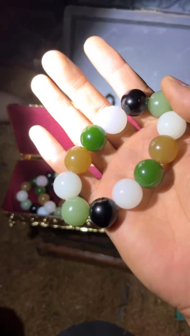 手链未镶嵌和田玉多色玉手串一条