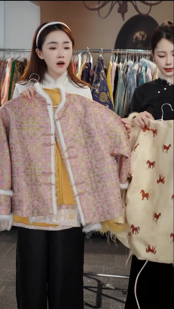 彩铃宝箱夹棉外套