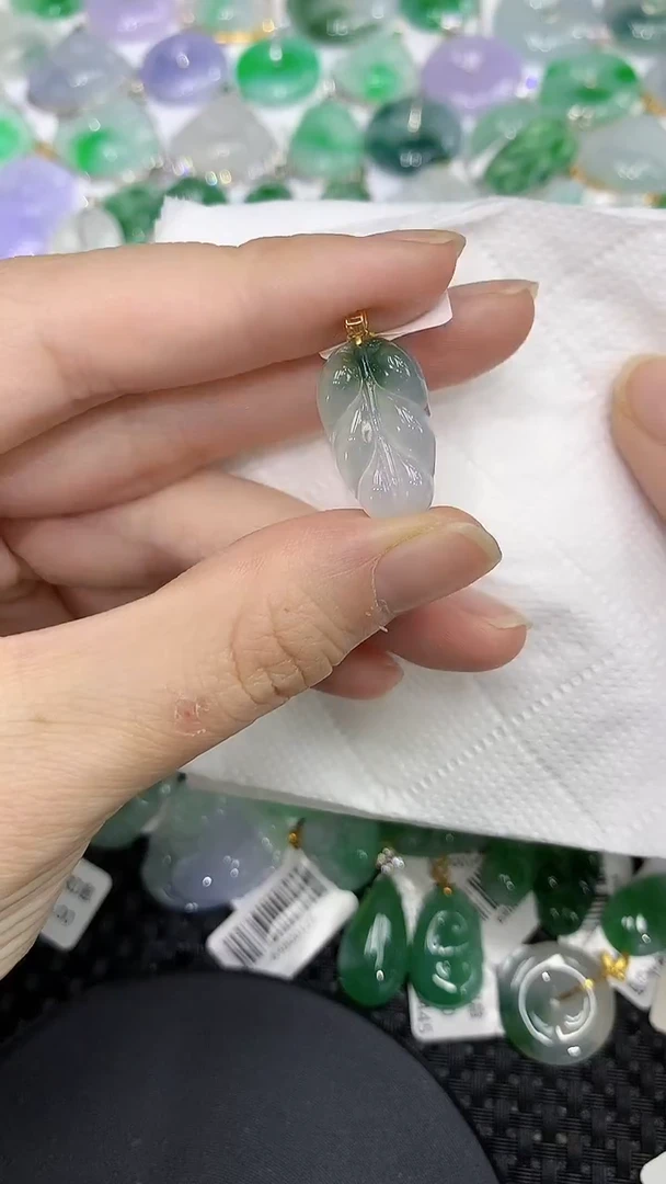 颈饰18K金镶嵌翡翠a货支持复检百元以上9元证书费自理