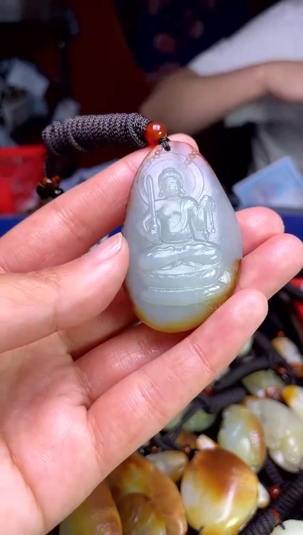 和田玉未镶嵌颈饰1