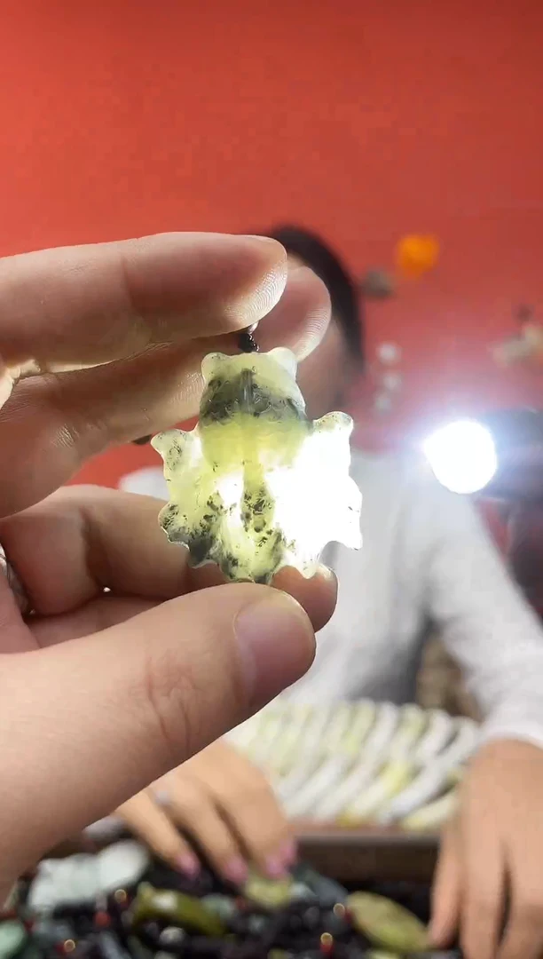 未镶嵌岫玉吊坠·