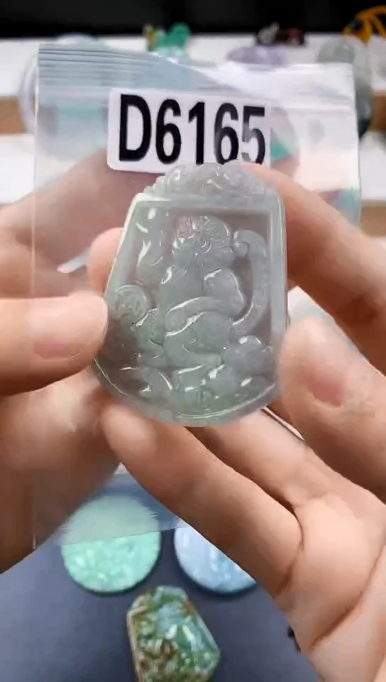 颈饰未镶嵌翡翠天然翡翠吊坠挂件