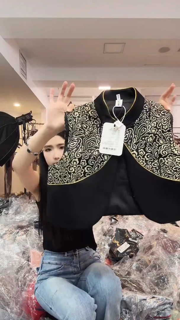 马甲       M码       80-110斤