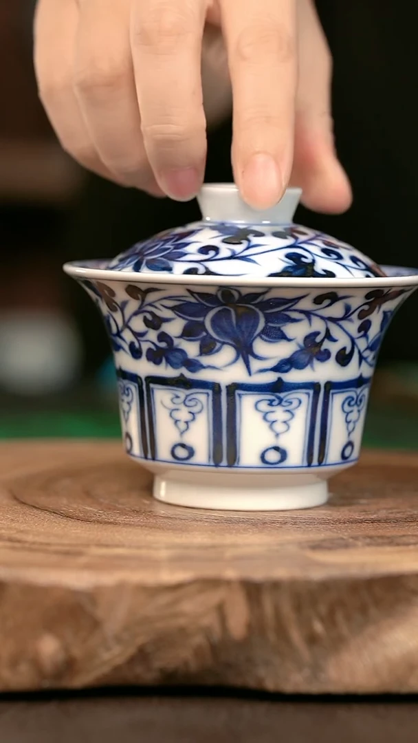手绘手绘高温现代瓷  柴   缠枝莲大马蹄150C