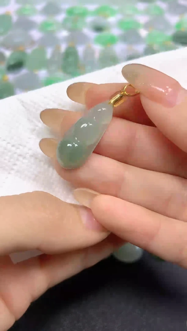颈饰未镶嵌翡翠A货