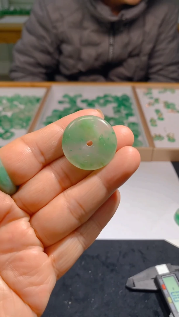 【闪购商品】石英质玉颈饰足铂镶嵌天然A货非洲翠