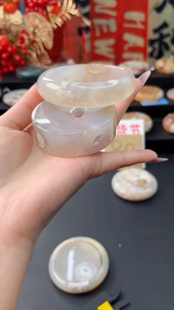 【闪购商品】石英质玉手镯未镶嵌赠送镯心（59圈口）无证书