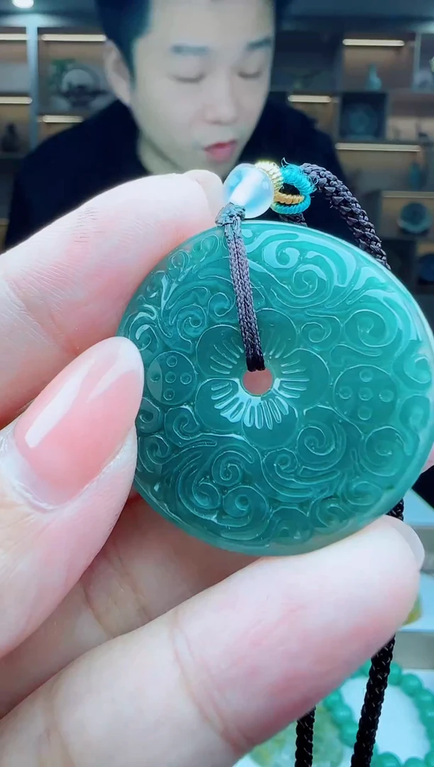 颈饰未镶嵌翡翠多样性发其一  平安扣