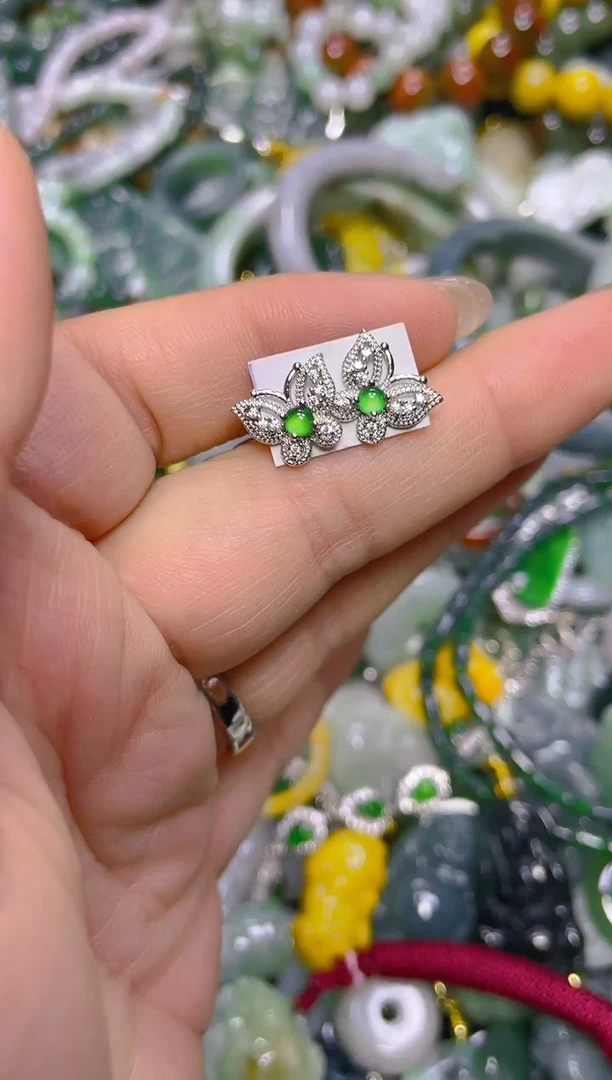 颈饰未镶嵌翡翠/F/翡翠A货，一件也是批发价