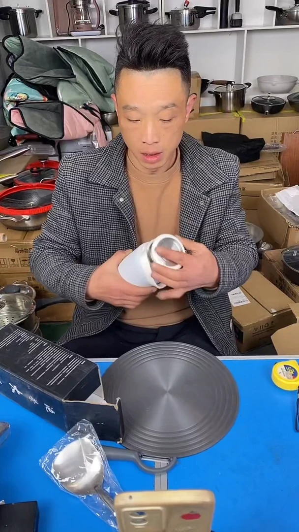 食品级塑料1保温杯 盖子有瑕疵白