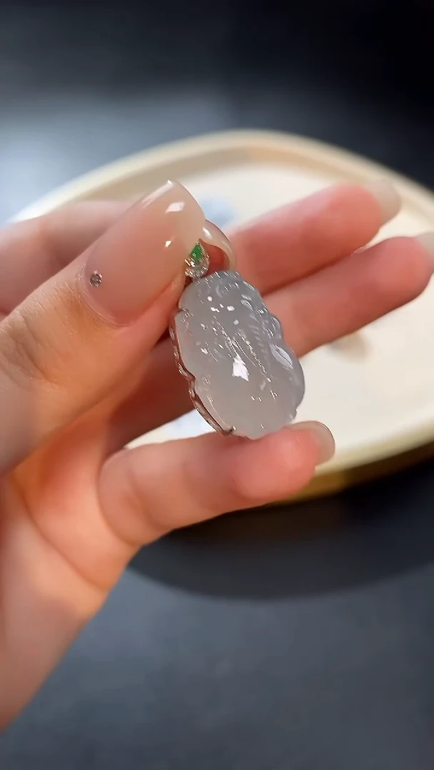 颈饰18K金镶嵌翡翠12