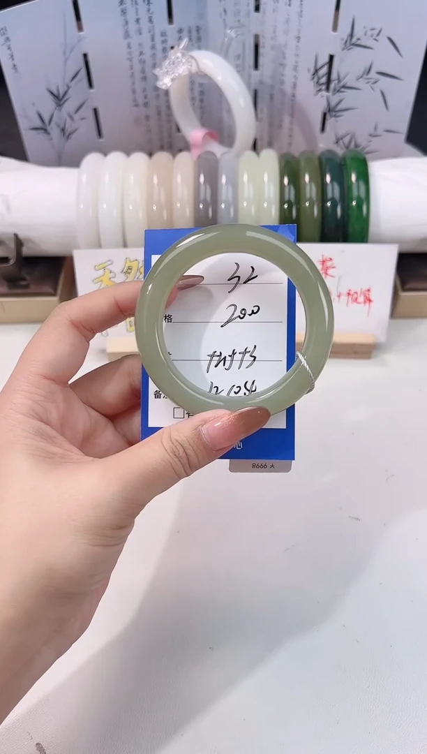 未镶嵌手镯和田玉湖水32