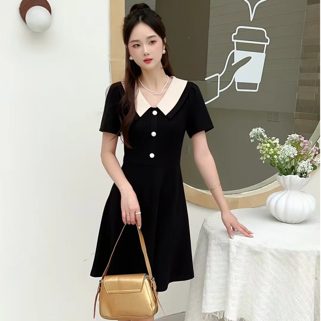 【纤嫚】  2025夏季新款高级感撞色拼接娃娃领时尚减龄显瘦连衣裙