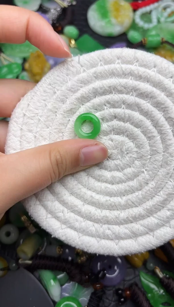 颈饰未镶嵌翡翠缅甸翡翠吊坠