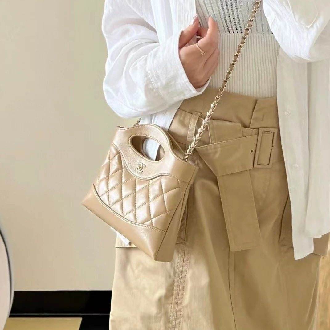 全新未使用 Chanel/香奈儿 青奢荟/奶茶色31bagnano斜挎包//61111