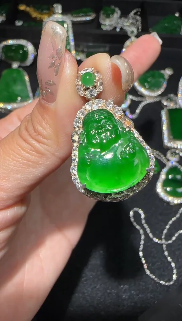 【闪购商品】翡翠吊坠(赠链)银S925镶嵌多样性发货拍一发一