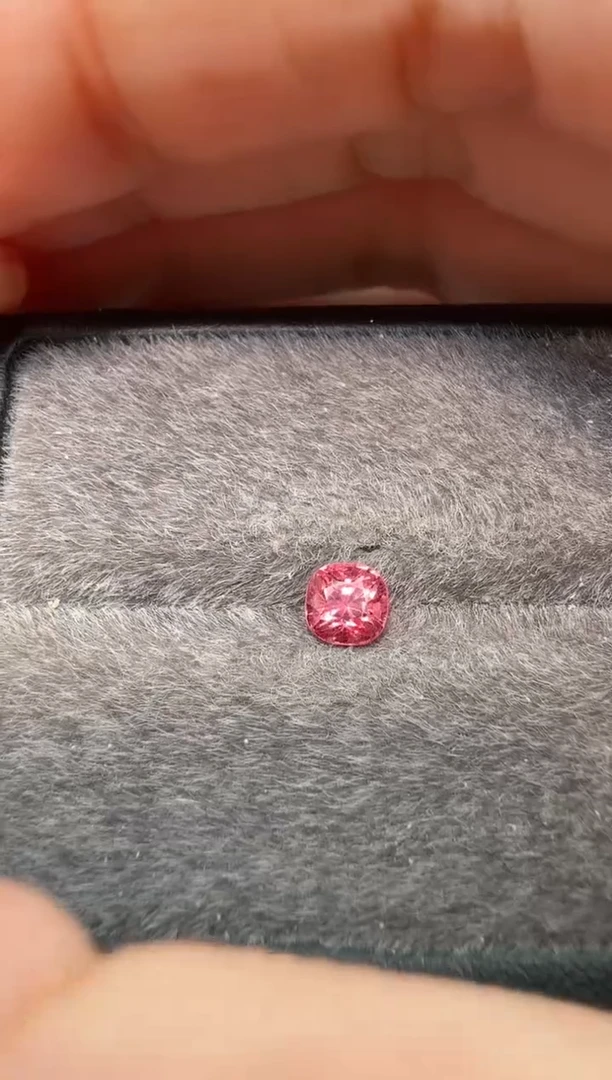 裸石尖晶石莲花色0.8ct-A672-1p