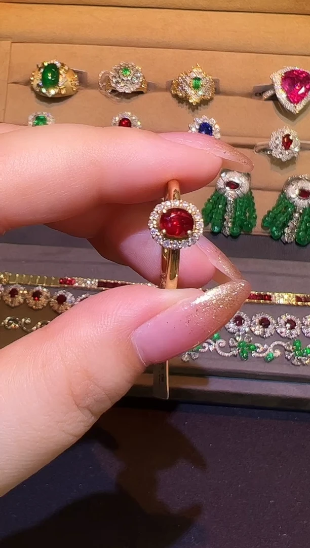 18K金镶嵌戒指红宝石0.55ct
