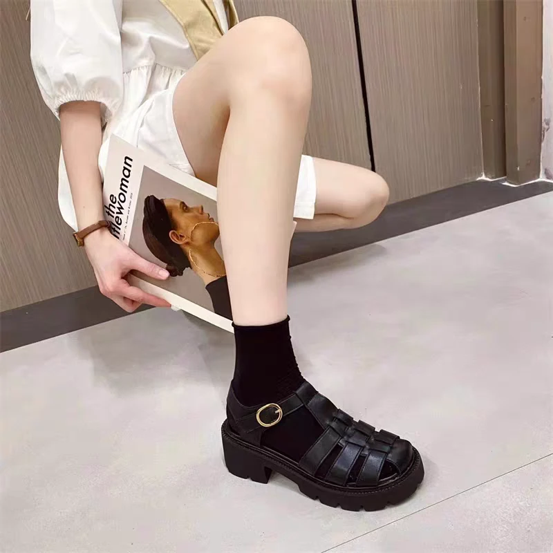 LA-23521夏款2025新款包头凉鞋复古粗跟厚底增高编织镂空罗马鞋