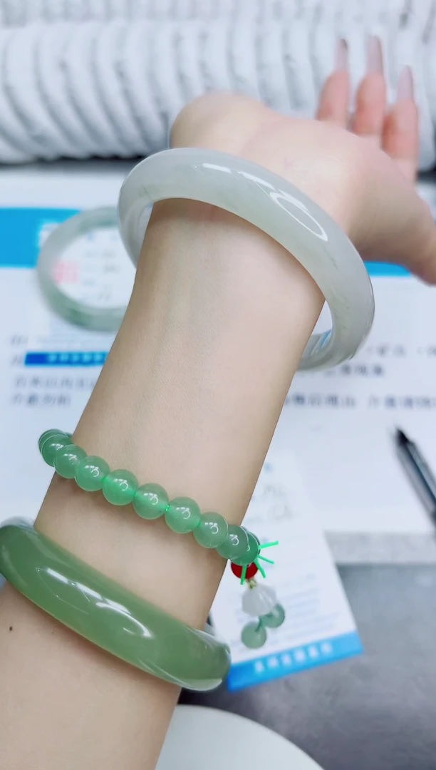 未镶嵌手镯石英质玉201/58