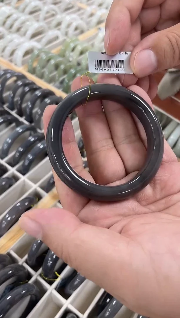 未镶嵌手镯和田玉55-56圈口 9110