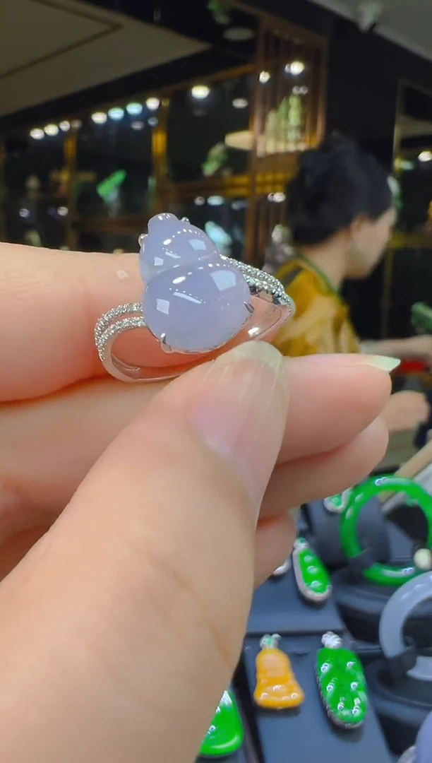 18K金镶嵌戒指翡翠074